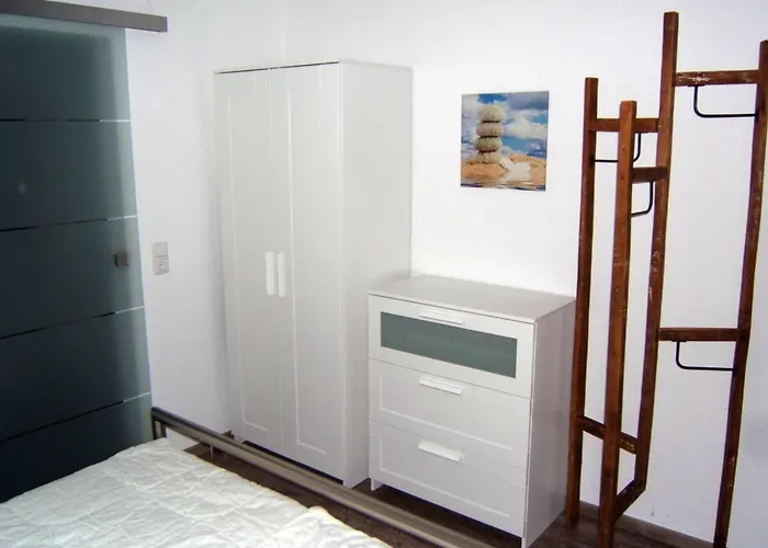 Pommernweg 15 Merchant *